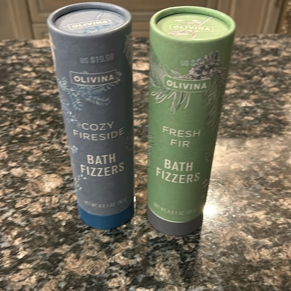 OLIVINA BATH FIZZERS SET IF 2 NWT